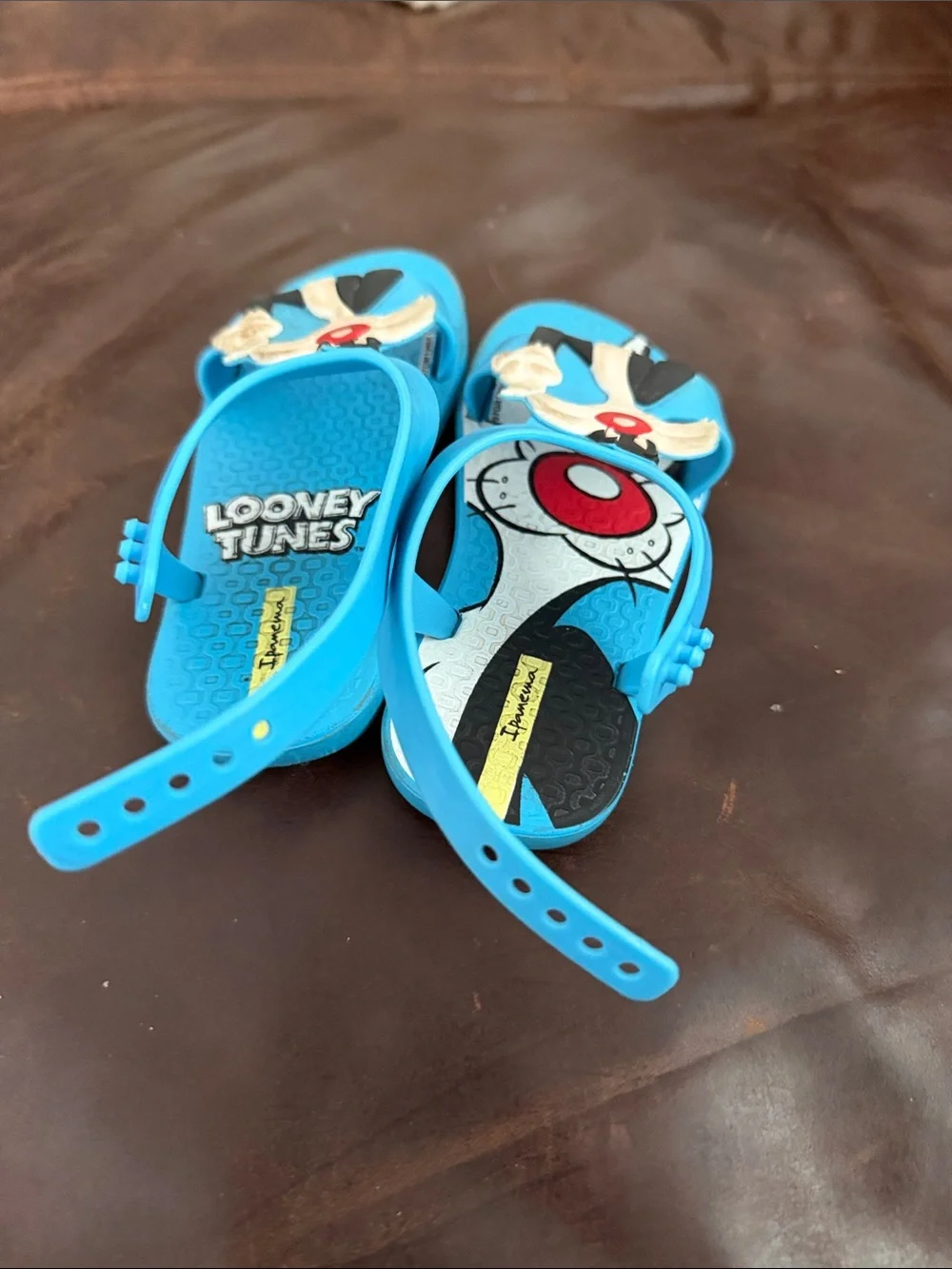 Vintage Looney Tunes Sylvester Blue Kids Sandals size 8